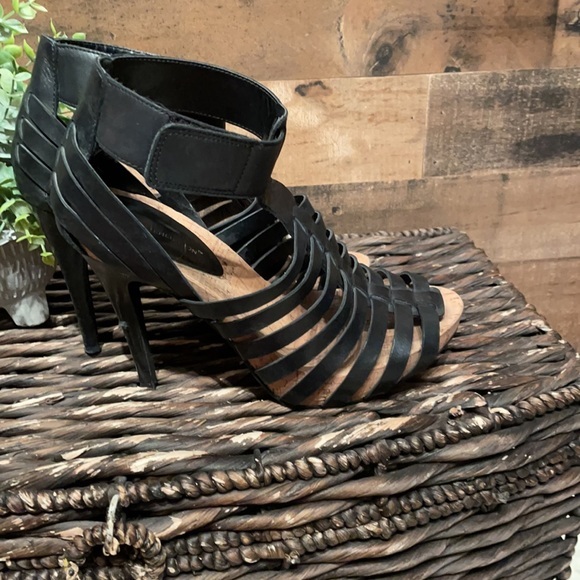 BCBGEneration Gerri Sandal size 8 EUC - Picture 4 of 14